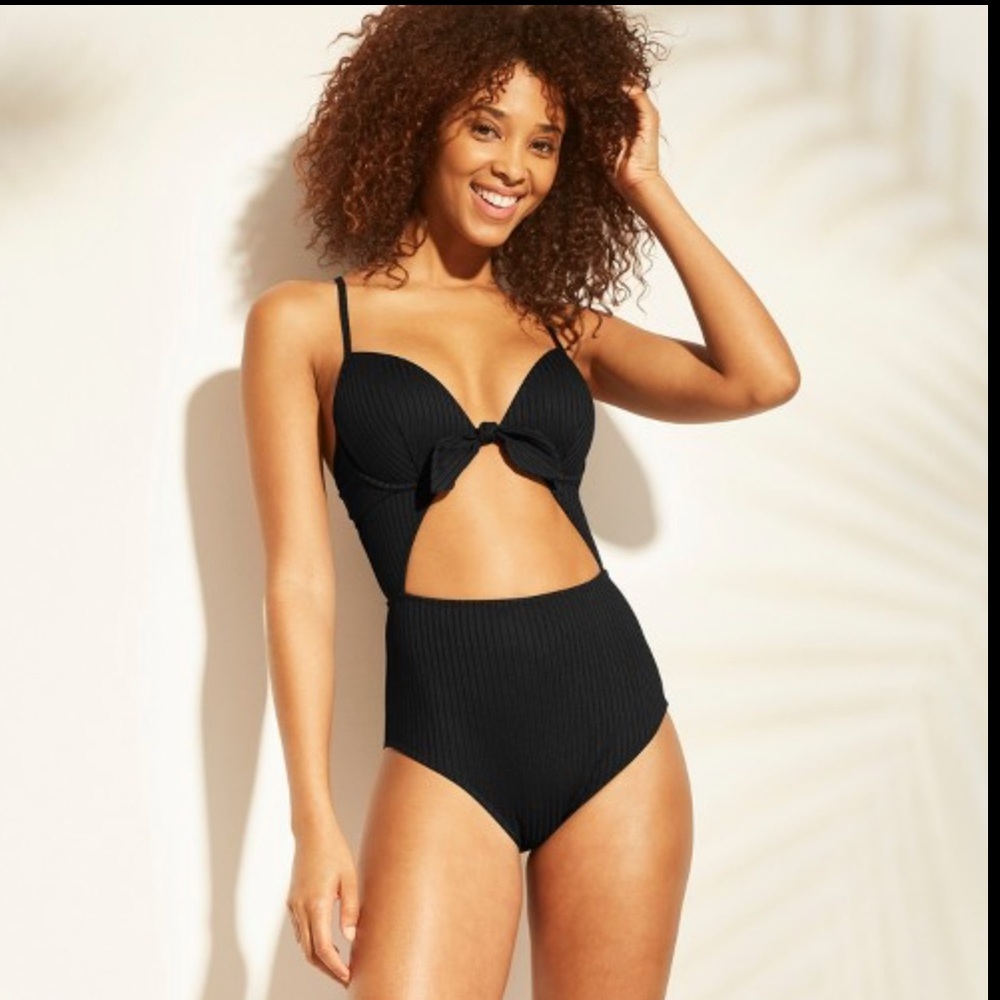 Shade & Shore Black Cut-out One Piece Size 34B